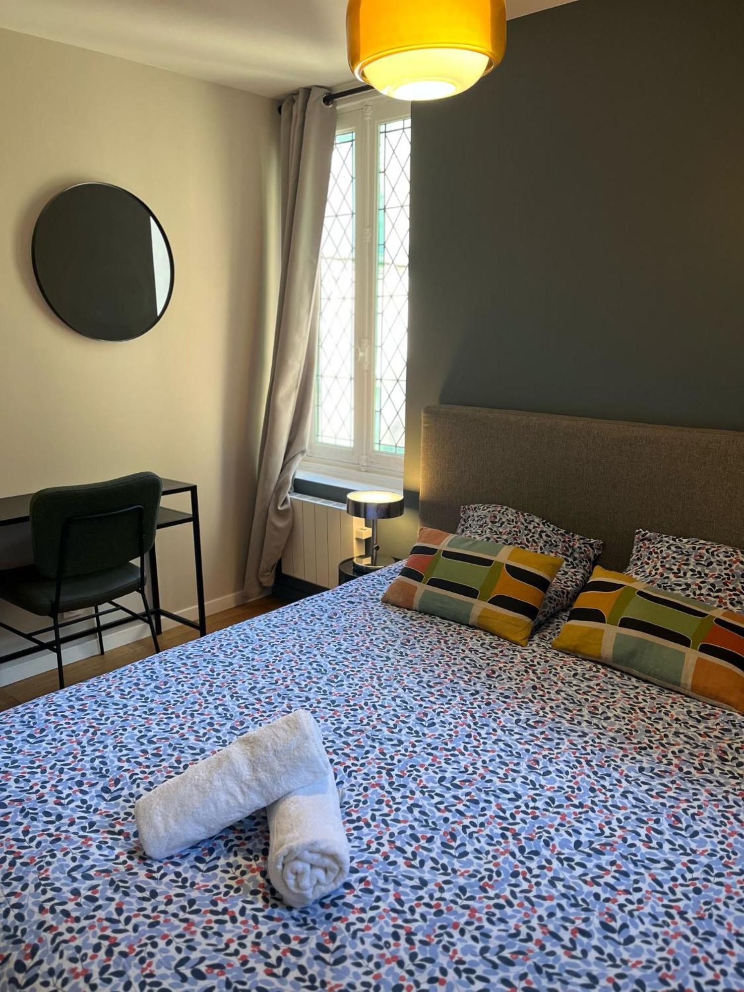 Le Petit Chateau Du Docteur Cambournac Bourges Esterno foto